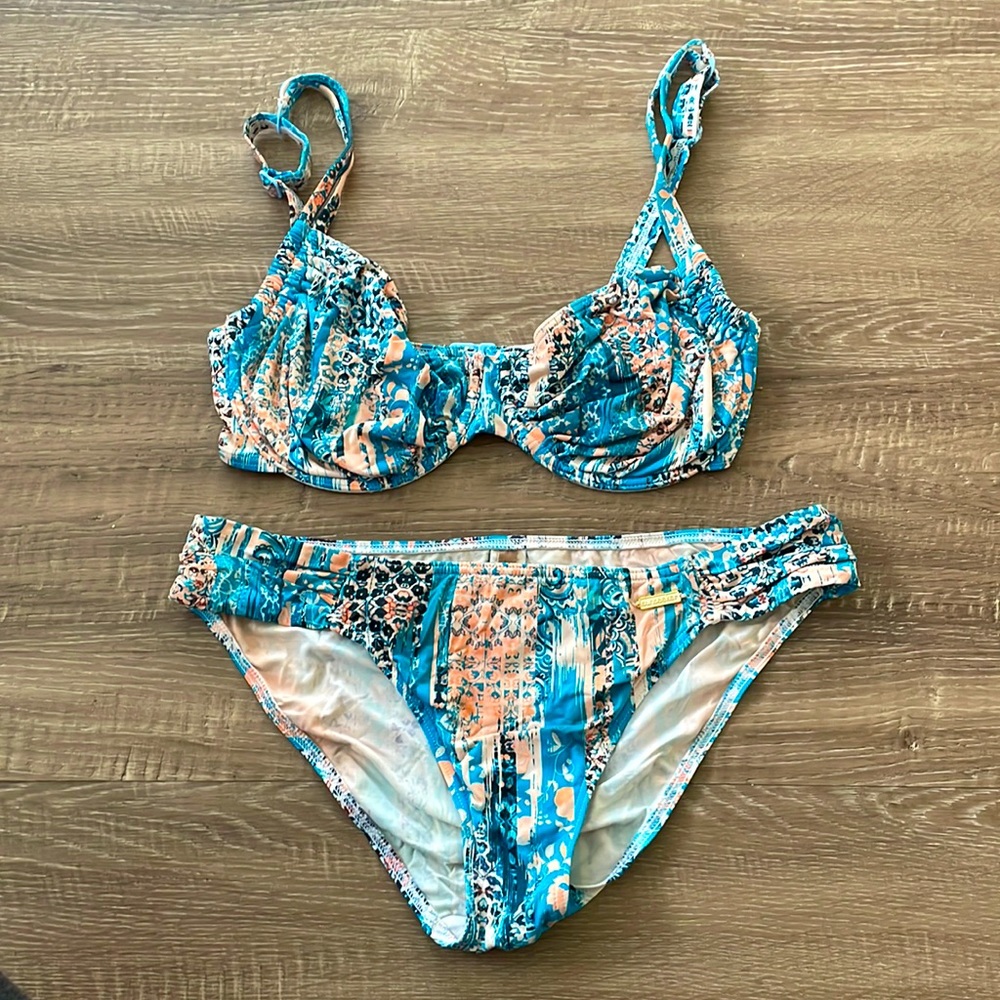 Australia’s Sunseeker 2 piece bikini set
